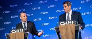 Manfred Weber, Europawahl-Spitzenkandidat, gibt mit Markus Söder (CSU), Ministerpräsident von Bayern, eine Pressekonferenz.