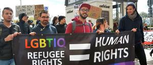 Eine Demo für die Rechte von LGBTI-Flüchtlingen in Brandenburg/Havel.