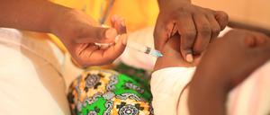Ein wirksamer Impfstoff für Kinder könnte jährlich Hunderttausende Todesfälle verhindern, vor allem in Afrika. 