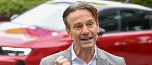 Uwe Hochgeschurtz war jahrelang Chef von Renault Deutschland, dann Vorstandsvorsitzender von Opel. Heute arbeitet er als Europachef des 14-Marken-Konzerns Stellantis. Foto: picture alliance/dpa/Arne Dedert