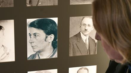 Mary Pünjer war lesbisch und jüdisch und wurde in der NS-Zeit in der Tötungsanstalt Bernburger ermordet. Ihre Geschichte ist Teil der Ausstellung „gefährdet leben. Queere Menschen 1933-1945“ im Foyer der Bundesstiftung Magnus Hirschfeld.