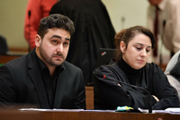 Abdul Kerim Simsek, Sohn von NSU-Opfer Enver Simsek, neben Anwältin Seda Basay-Yildiz. Foto: imago/Sebastian Widmann