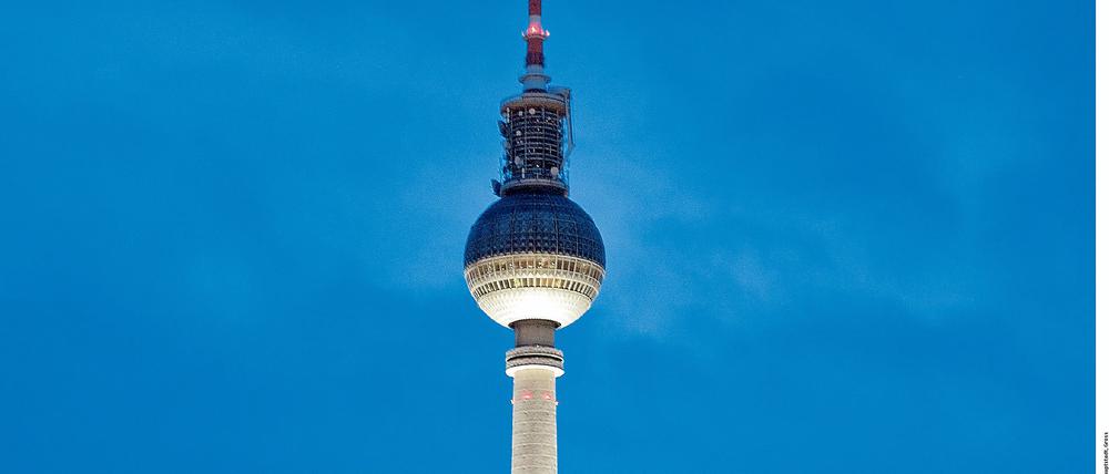 Berliner Fernsehturm am Alexanderplatz, Blick aus dem Club „Weekend“.