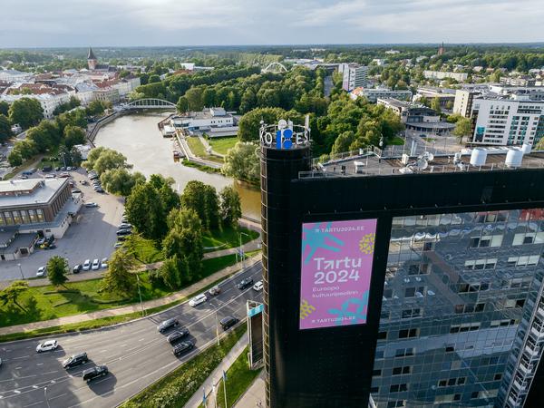 Blick von oben auf das estnische Tartu, die zweitgrößte Stadt des Landes.