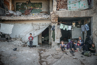 Viele Schulen in Syrien sind zerstört oder werden als Flüchtlingsunterkünfte genutzt. Foto: Muhammed Said/Anadolu/Getty Images