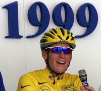 "Ich bin vom Totenbett aufgestanden. Ich wäre verrückt, mich zu dopen", sagte Lance Armstrong am 19. Juli 1999, dem zweiten Ruhetag der Tour de France. Am Ende in Paris gewann er die Rundfahrt zum ersten Mal. "Ich bin ein sehr glücklicher Mensch und habe ein reines Gewissen."
