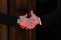 Der Handschlag der Präsidenten: Wladimir Putin und Joe Biden in Genf. Foto: Alexander Zemlianichenko / POOL / AFP