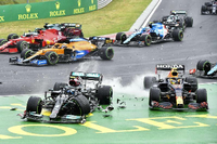 Formel 1 mit Crashs, Regen und Taktikpannen