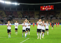 Applaus, Applaus! Deutschlands Fußballer fahren zur WM. Foto: Imago