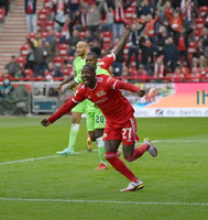 Endlich erfolgreich. Sheraldo Becker bejubelt sein 2:0 gegen Wolfsburg. Es war sein erstes Pflichtspieltor in dieser Saison für den 1. FC Union. Foto: Imago