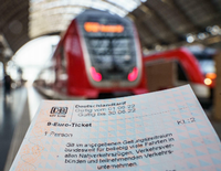 Das 9-Euro-Ticket ist nur noch bis Ende August gültig. Foto: dpa/Angelika Warmuth
