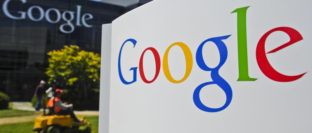 Das Google Logo auf dem Google Campus in Silicon Valley (USA). 