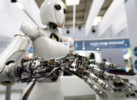Die zunehmende Vermenschlichung von Robotern und Künstlicher Intelligenz ist ethisch mindestens fragwürdig. Foto: Fabian Bimmer/REUTERS