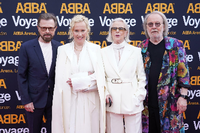 Sie kamen höchstselbst zur Premiere: Björn, Agnetha, Anni-Frid und Benny. Foto: dpa