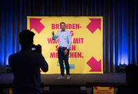 Wohin soll es gehen? FDP-Chef Lindner beim Wahlkampfabschluss in Brandenburg. Die Partei hat es nicht in den Landtag geschafft. Foto: dpa