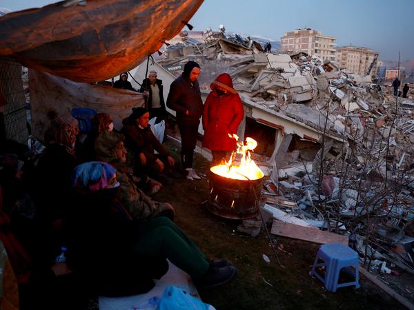 Überlebende des Erdbebens im türkischen Kahramanmaras