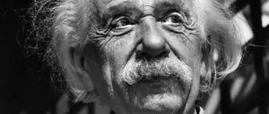 Albert Einstein gehörte zu den Unterzeichnern des Schreibens, das Präsident Roosevelt von einem Atombomben-Forschungsprogramm überzeugen sollte. 