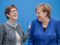 Annegret Kramp-Karrenbauer will Bundeskanzlerin Angela Merkel (CDU) auch an der Spitze der Regierung ablösen, die SPD will sie aber nicht wählen. Foto: Michael Kappeler/dpa