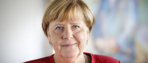 Die Bundeskanzlerin a. D. Angela Merkel in ihrem Büro.