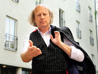 Arnulf Rating ist ein deutscher Kabarettist. Er lebt und arbeitet in Berlin. Foto: Kai-Uwe Heinrich