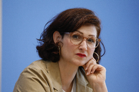 Ferda Ataman, designierte Leiterin der Antidiskriminierungsstelle des Bundes Foto: Metodi Popow/picture alliance 