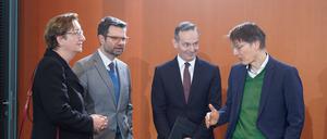 Im Kabinett: Bauministerin Klara Geywitz (SPD), Justizminister Marco Buschmann (FDP), Verkehrsminister Volker Wissing (FDP) und Gesundheitsminister Karl Lauterbach (SPD) 