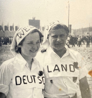 Inge und Olaf Becker bei den Weltfestspielen der Jugend 1951 in Ost-Berlin Foto: privat