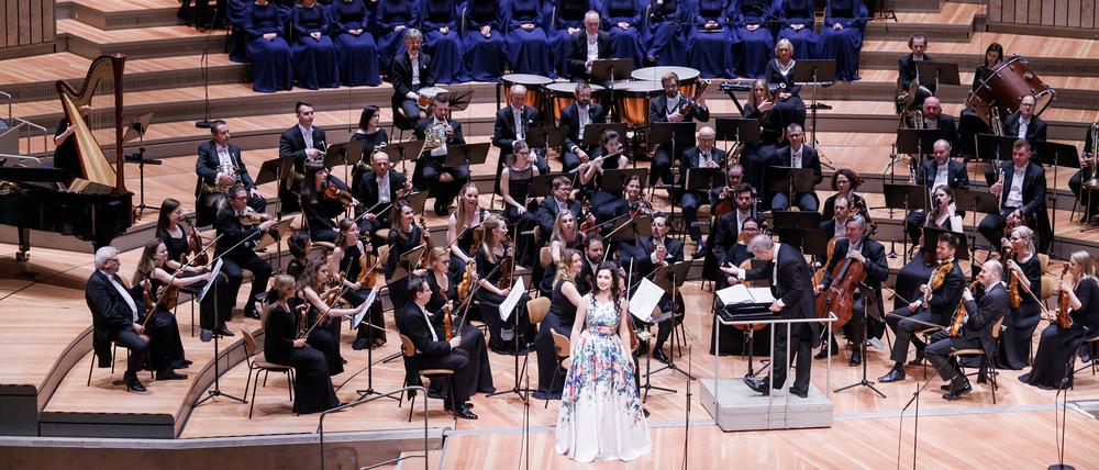 Chor und Orchester der Oper Poznan unter der Leitung von Marco Guidarini in der Berliner Philharmonie, Ruslana Koval als Hanna. 