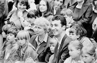 Barbara John 1997 zusammen mit dem damaligen Grünen-Bundestagsabgeordneten Cem Özdemir beim Sommerfest der Deutsch-Türkischen Europa-Schule. Foto: imago / Christian Ditsch