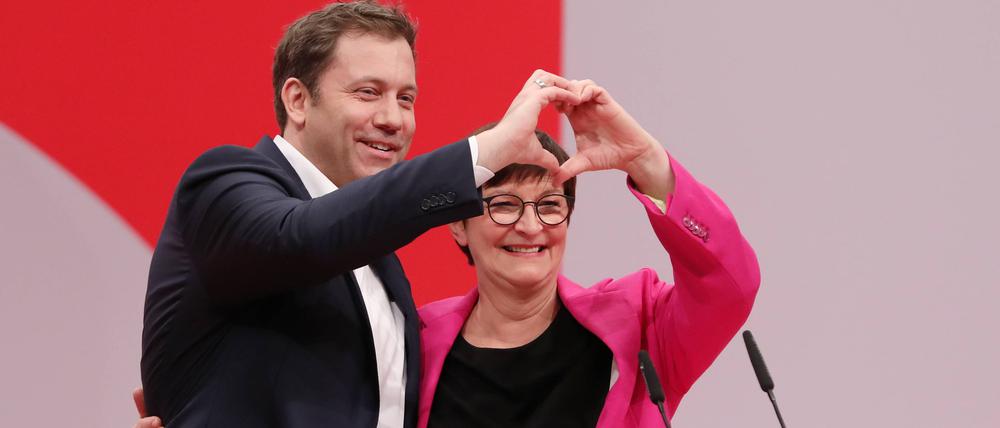 Die SPD-Parteivorsitzenden Lars Klingbeil und Saskia Esken.