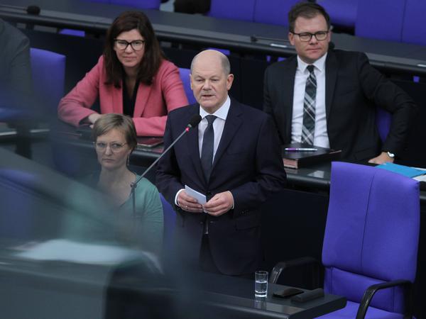 Bundeskanzler Olaf Scholz bei der Regierungsbefragung im Bundestag.