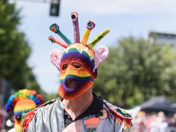 Der Karneval der Kulturen mit dem Blücherfest und dem bunten Straßenumzug kehrt nach dreijähriger Pandemie-Pause wieder auf die Straße zurück. 