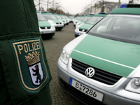 Das Wappen der Berliner Polizei. Foto: picture alliance / Tim Brakemeie