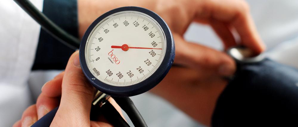 Bluthochdruck zählt zu den Risikofaktoren eines Schlaganfalls.