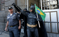Universale Ikone: Batman, hier vor kurzem in seiner Reinkarnation durch einen Demonstranten in Brasilien. Foto: Reuters