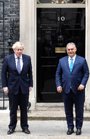 Boris Johnson (links) und Ungarns Regierungschef Viktor Orban vor dem Amtssitz des britischen Premierministers. Foto: Toby Melville/REUTERS