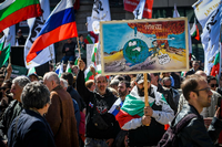 Anfang April protestierten in Sofia gegen Waffenlieferungen an die Ukraine. Nationalisten hatten dazu aufgerufen. Foto: Georgi Paleykov/IMAGO/NurPhoto