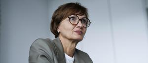 Bettina Stark-Watzinger (FDP), Bundesbildungsministerin, gibt der dpa Deutsche Presse-Agentur im Bundesministerium für Bildung- und Forschung ein Interview am 24. Juni 2022
Stark 
