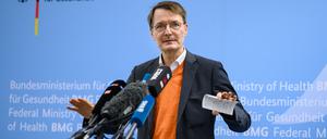 Bundesgesundheitsminister Karl Lauterbach (SPD) stellte sein  Eckpunktepapier gegen Lieferengpässe bei Medikamenten vor.