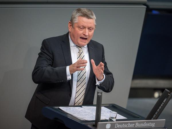 Hermann Gröhe in der Debatte im Bundestag.