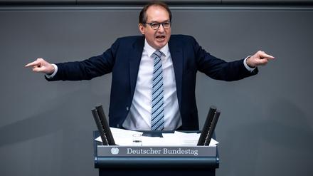 CSU-Landesgruppenchef Dobrindt bei seiner Rede im Bundestag.