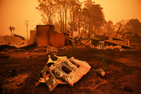 Die Zahl der Todesfälle seit Beginn der Brandsaison stieg auf 24. Mehr als 1500 Häuser und Gebäude wurden seit September beschädigt. Foto: Tracey Nearmy/REUTERS