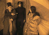 "Das Cabinet des Dr. Caligari" gilt als Meilenstein der Filmgeschichte. Links Werner Krauß in der Titelrolle, daneben Conradt Veit und Lil Dagover. Foto: Murnau-Stiftung