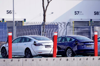 Tesla-Autos vor der Gigafactory in Shangai. Foto: REUTERS/Aly Song