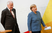 Angela Merkel (CDU) und Horst Seehofer (CSU) laufen vor den Sondierungsgesprächen wieder in eine Richtung. Foto: REUTERS