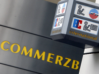 Das Gutenberg-Denkmal vor der Commerzbank-Zentrale in Frankfurt am Main (Hessen). Foto: picture alliance / dpa