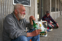 Auch Obdachlose sollen nach Möglichkeit während der Coronakrise soziale Kontakte meiden. dpa