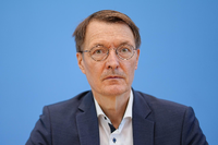 Bundesgesundheitsminister Karl Lauterbach will den Zugang zu Bürgertests reglementieren. Foto: Michael Kappeler/dpa