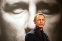 Ein halbes Jahrhundert auf den Schultern: Schauspieler Daniel Craig. Foto: Sebastian Kahnert/dpa