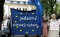 "Wir sind Europäer": Protest polnischer Bürger vor dem Verfassungstribunal in Warschau. Foto: Kacper Pempel/REUTERS